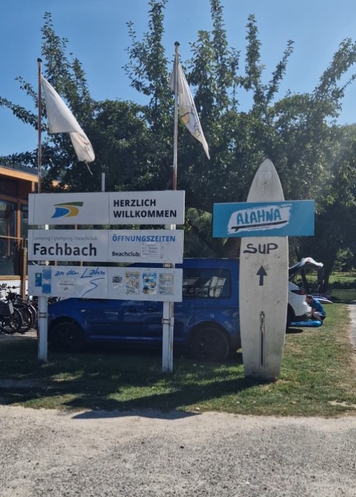 Alahna Stand up Paddling